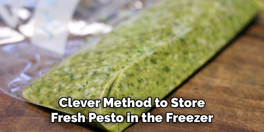Clever Method to Store
Fresh Pesto in the Freezer